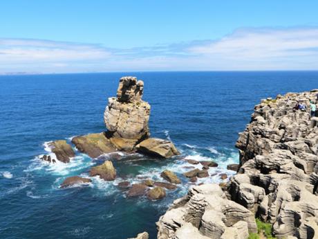 Mys Cabo Carvoeiro na pobřeží Atlantického oceánu