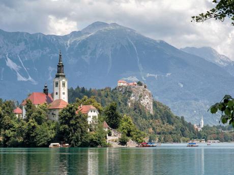 Bled - ostrov a hrad nad jezerem