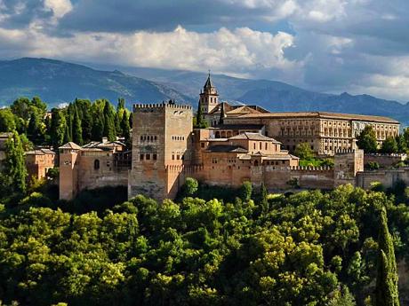 Majestátní dominanta Granady - palác Alhambra