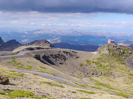 Výhled na pohoří Sierra Nevada