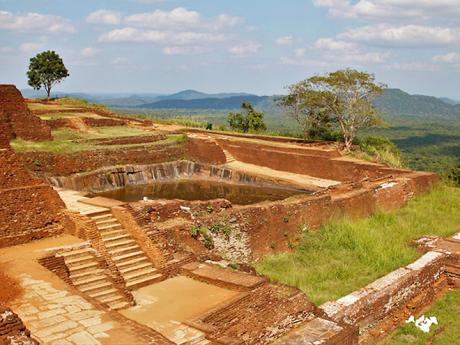 Uměle vybudované nádrže na vrcholu hory Sigiriya