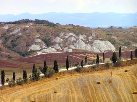 Oblast Crete Senesi místy připomíná měsíční krajinu nebo polopoušť