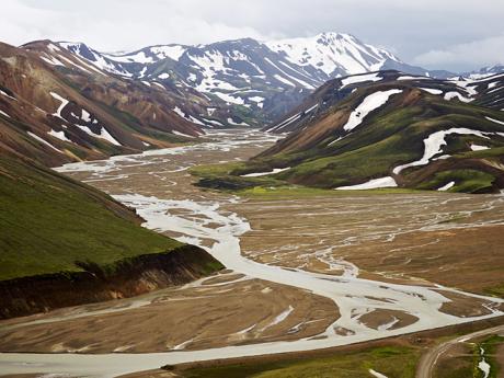 Pohled do údolí v pohoří Landmannalaugar