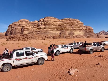Jízdu jeepem při návštěvě Wadi Rum rozhodně nemůžeme vynechat