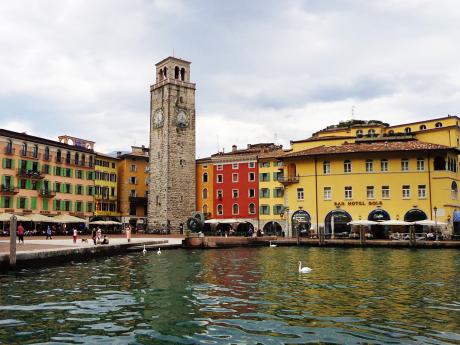 Věž Torre Apponale v Riva del Garda je poprvé zmiňovaná v roce 1273