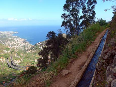 Jedna z levád vás zavede i k nejvyššímu mysu Cabo Girão