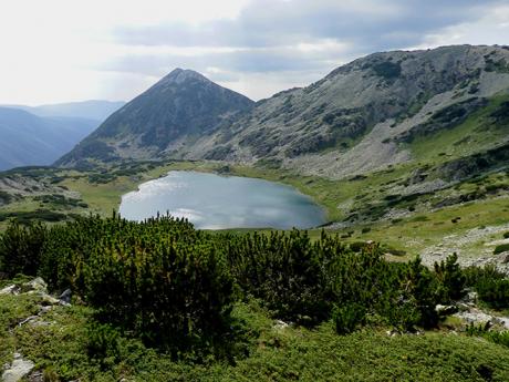 Křišťálová jezera v pohoří Rila jsou ledovcového původu