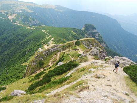 Cesta po hřebeni na vrchol Toaca