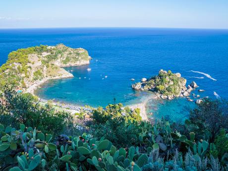 Ostrov Isola Bella leží poblíž Taorminy